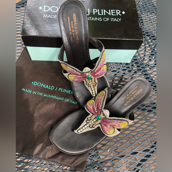 DONALD J PLINER Dragonfly Jeweled Kitten Heel Sandals Violeta Pewter Sz 10.5 M - Picture 2 of 14